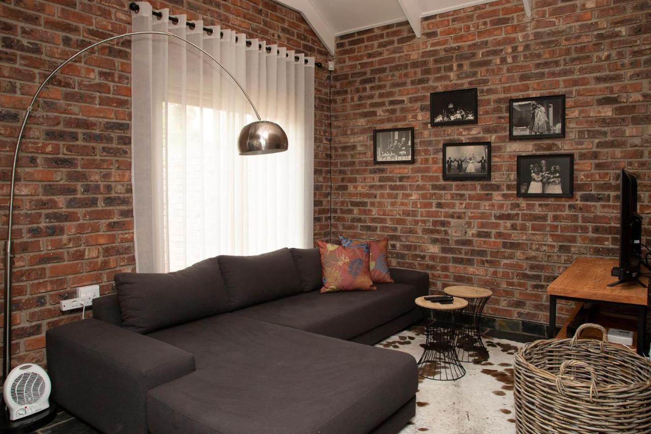 Tarry-Stone Cottages Dullstroom Dış mekan fotoğraf