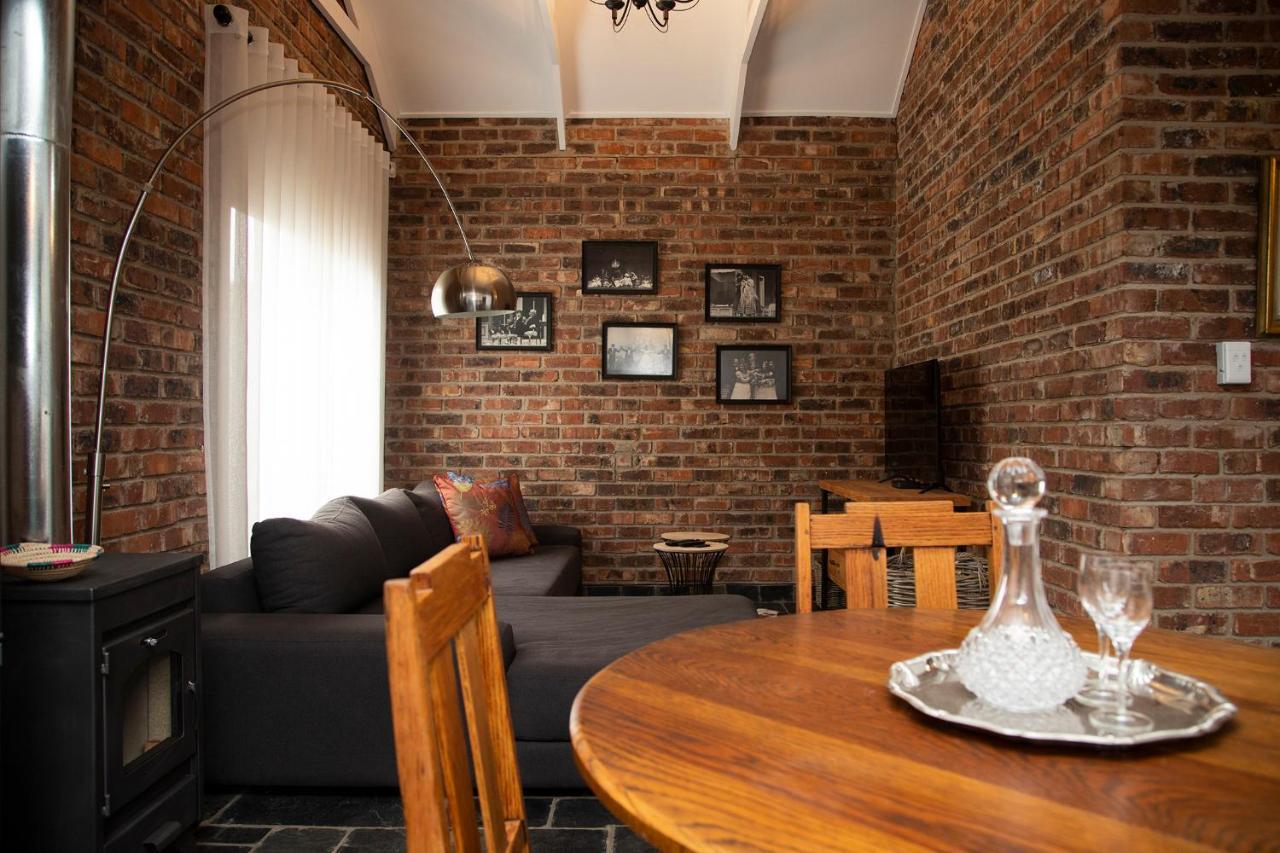 Tarry-Stone Cottages Dullstroom Dış mekan fotoğraf