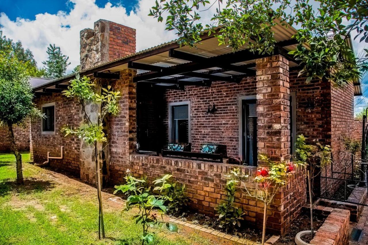Tarry-Stone Cottages Dullstroom Dış mekan fotoğraf