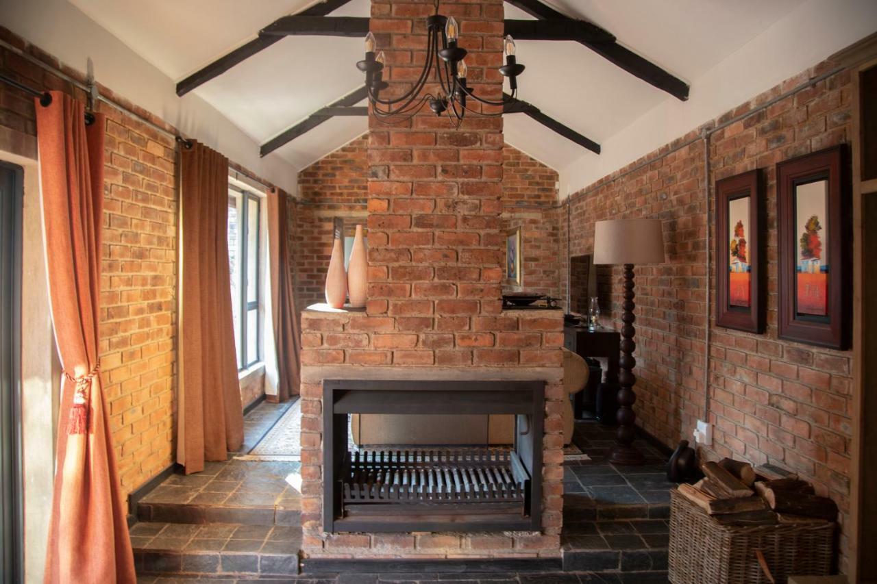 Tarry-Stone Cottages Dullstroom Dış mekan fotoğraf